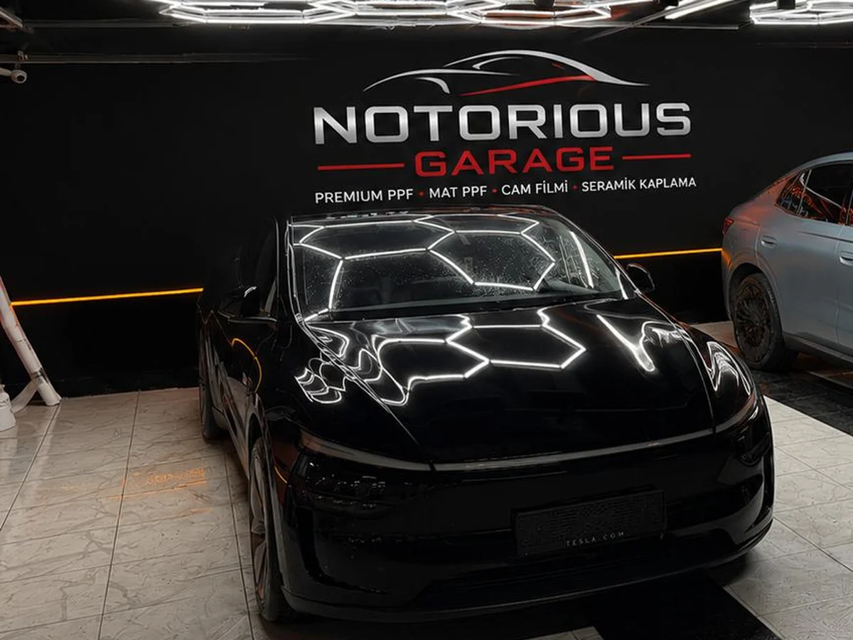 Tesla Model Y — 200 Mikron Ultra Parlak PPF ORACAL uygulaması